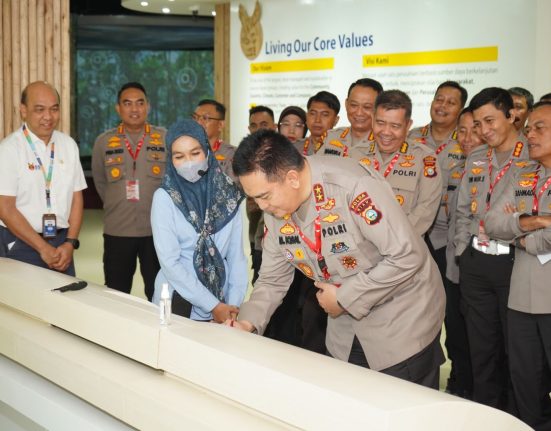 Kapolda Riau Irjenpol M.Iqbal, disela kunjunga kerjanya di Polres Kab. Pelelawan